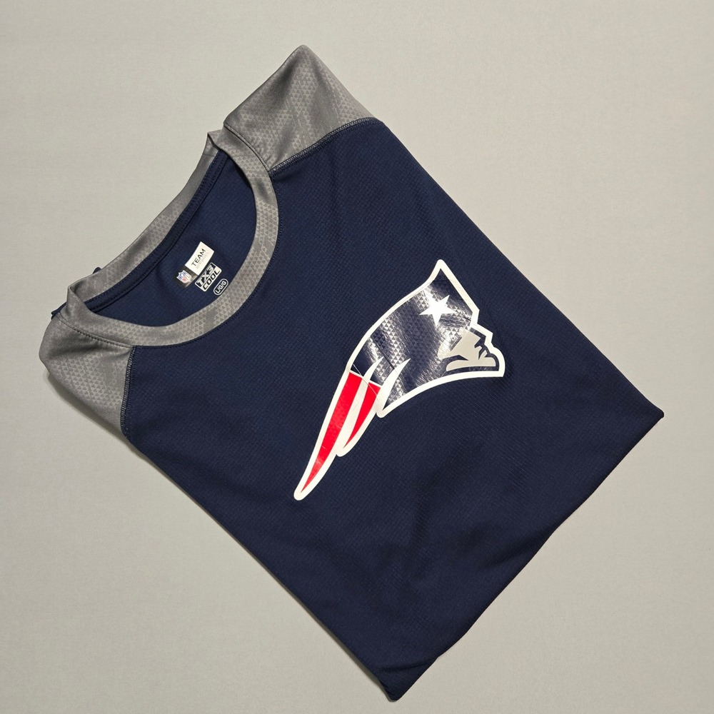 NFL New England Patriots Tech Shirt Mens Large Blue Gray Short Sleeve